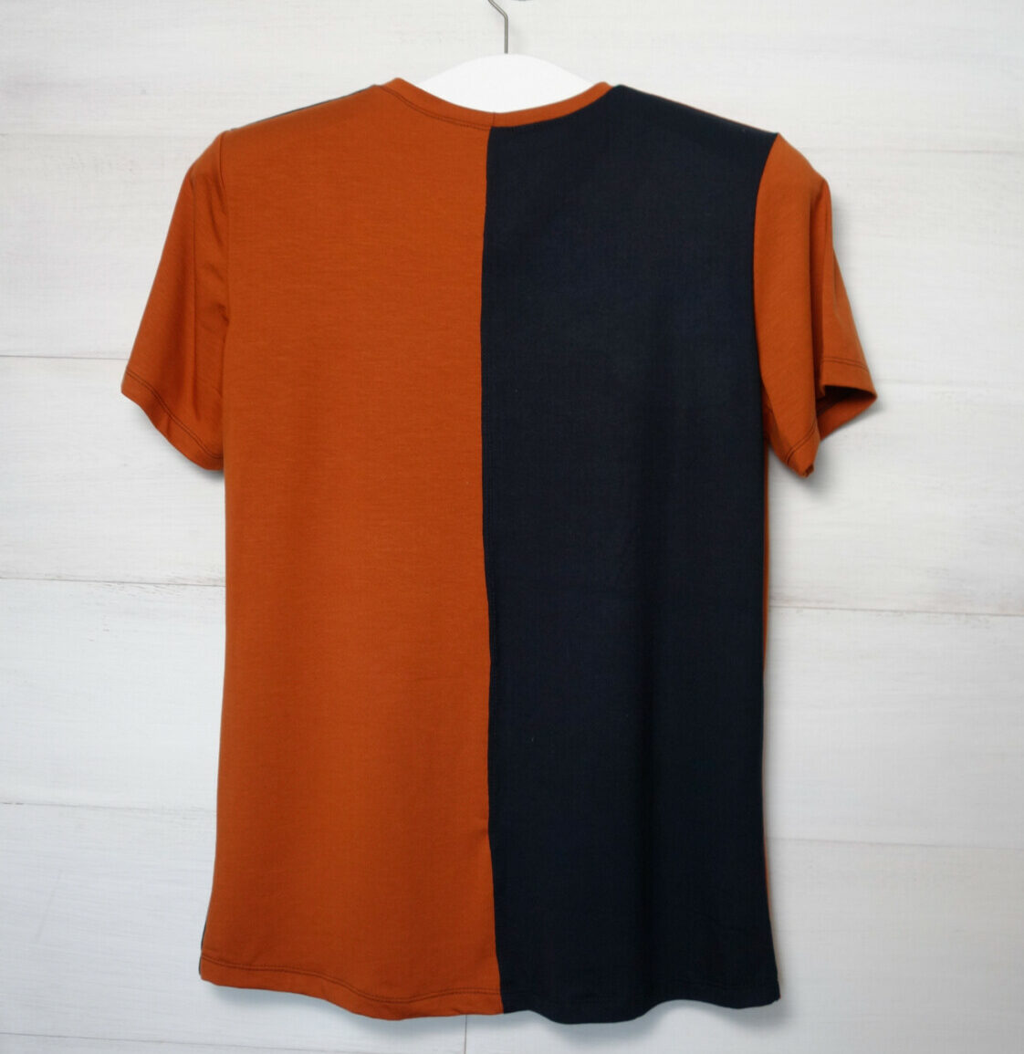 T-Shirt aus Bambus- Jersey terracotta/ schwarz