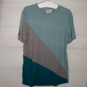 T-Shirt aus Tencel und Bambus-Jersey in petrol/ grau diagonal gestreift