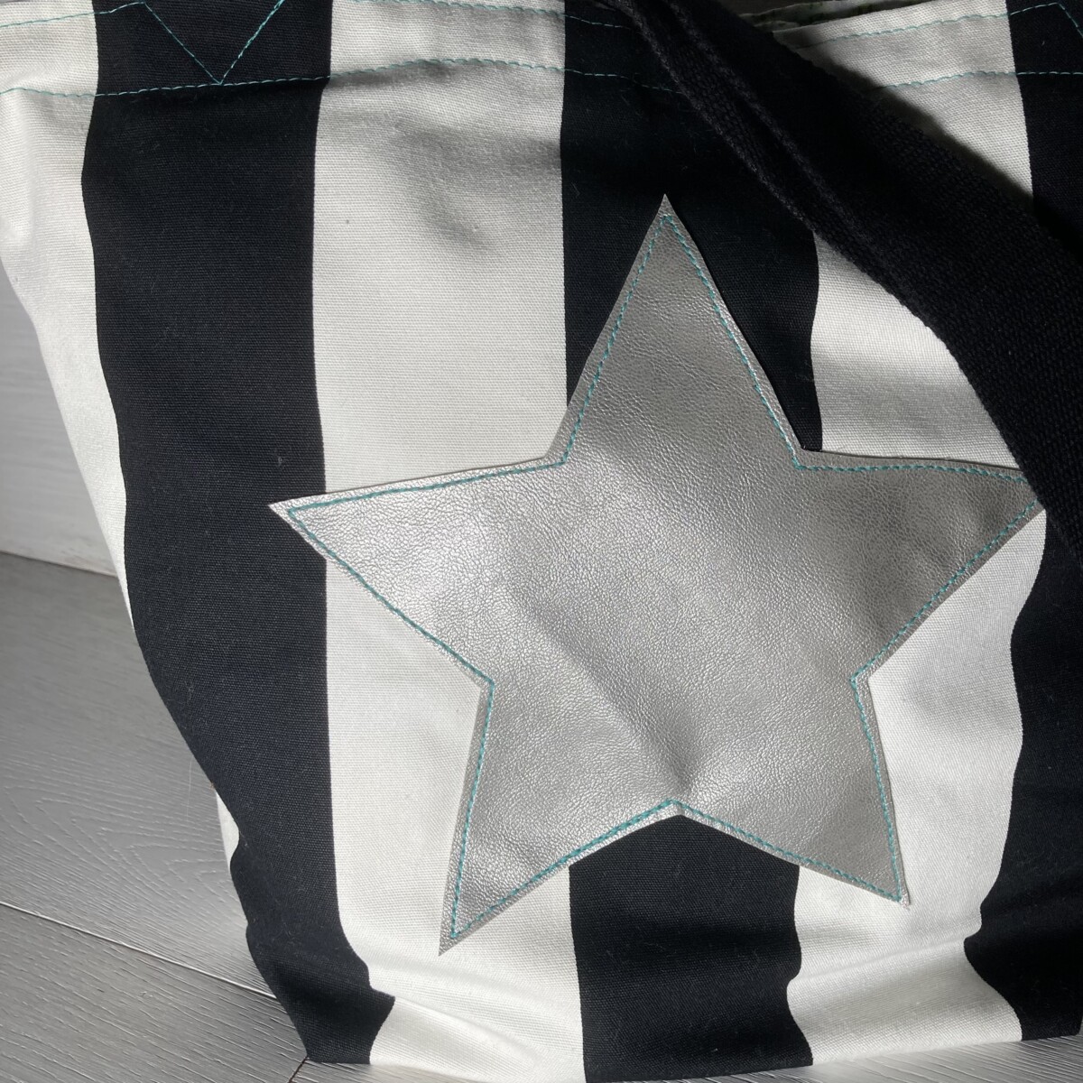 Schultertasche Stern