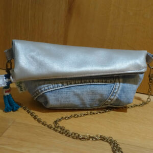 Upcycling Clutch silber-Jeans