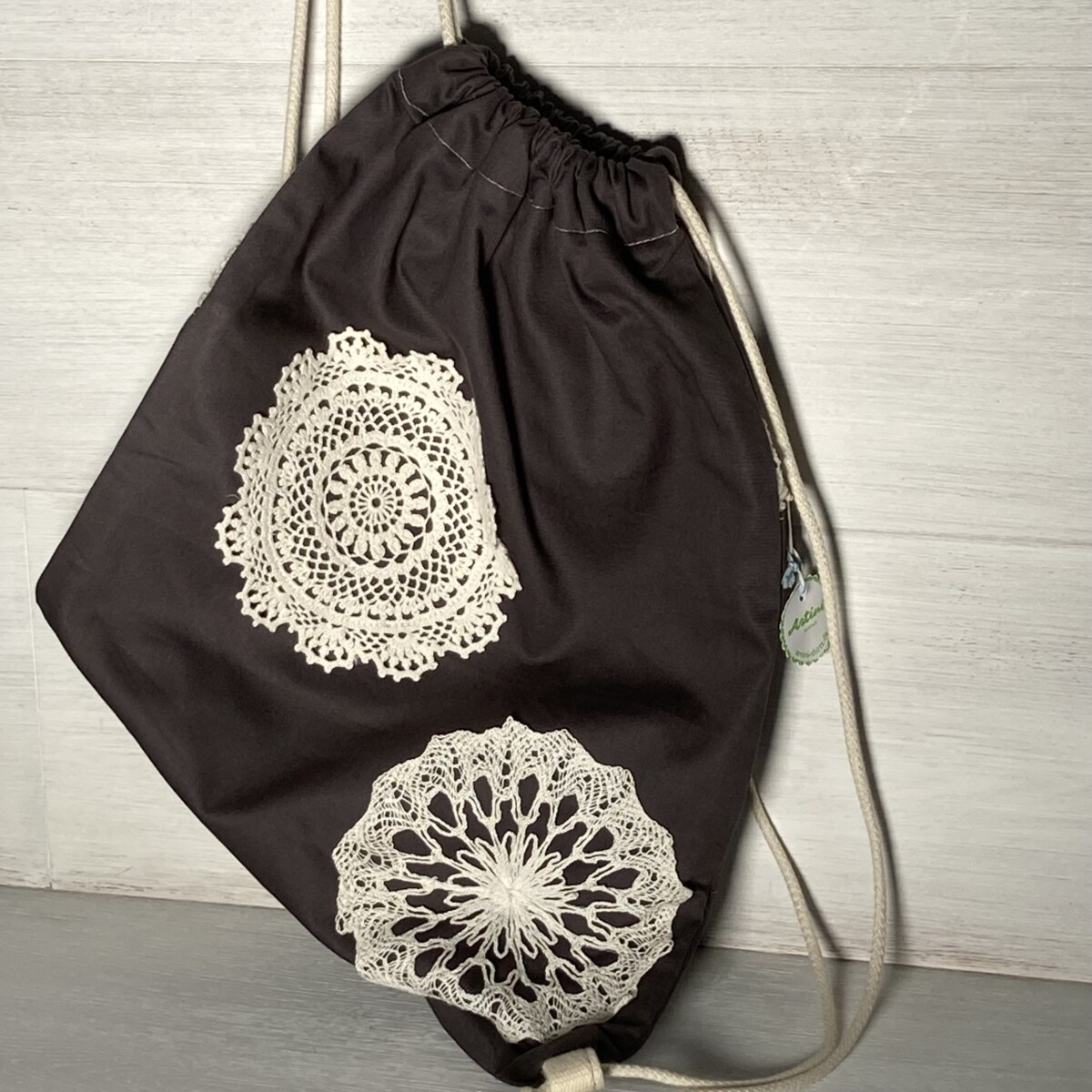 Upcycling Turnbeutel grau mit Spitze
