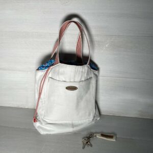Upcycling Schultertasche weiß/rot