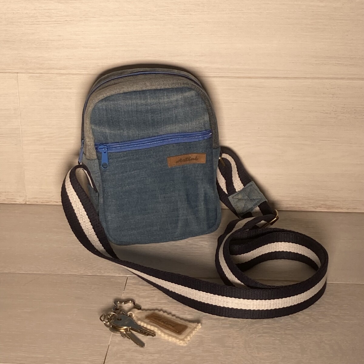 Upcycling Umhängetasche M3