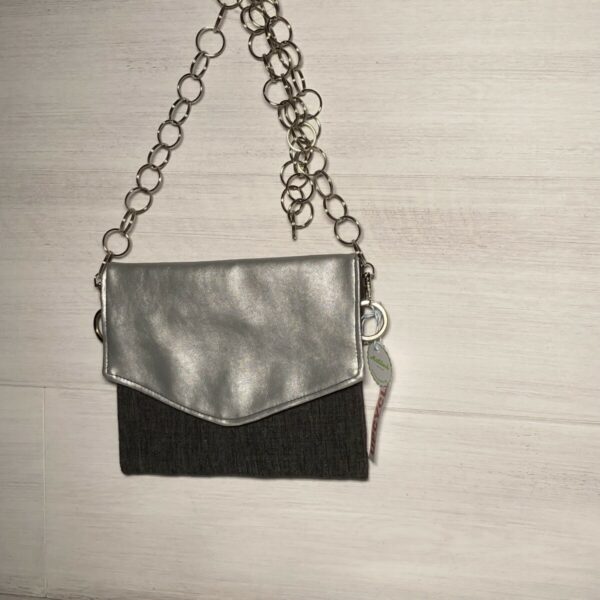 Elegante Upcycling Umhängetasche – Bild 2