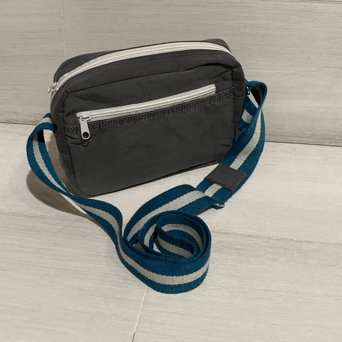 Upcycling Umhängetasche M4.1