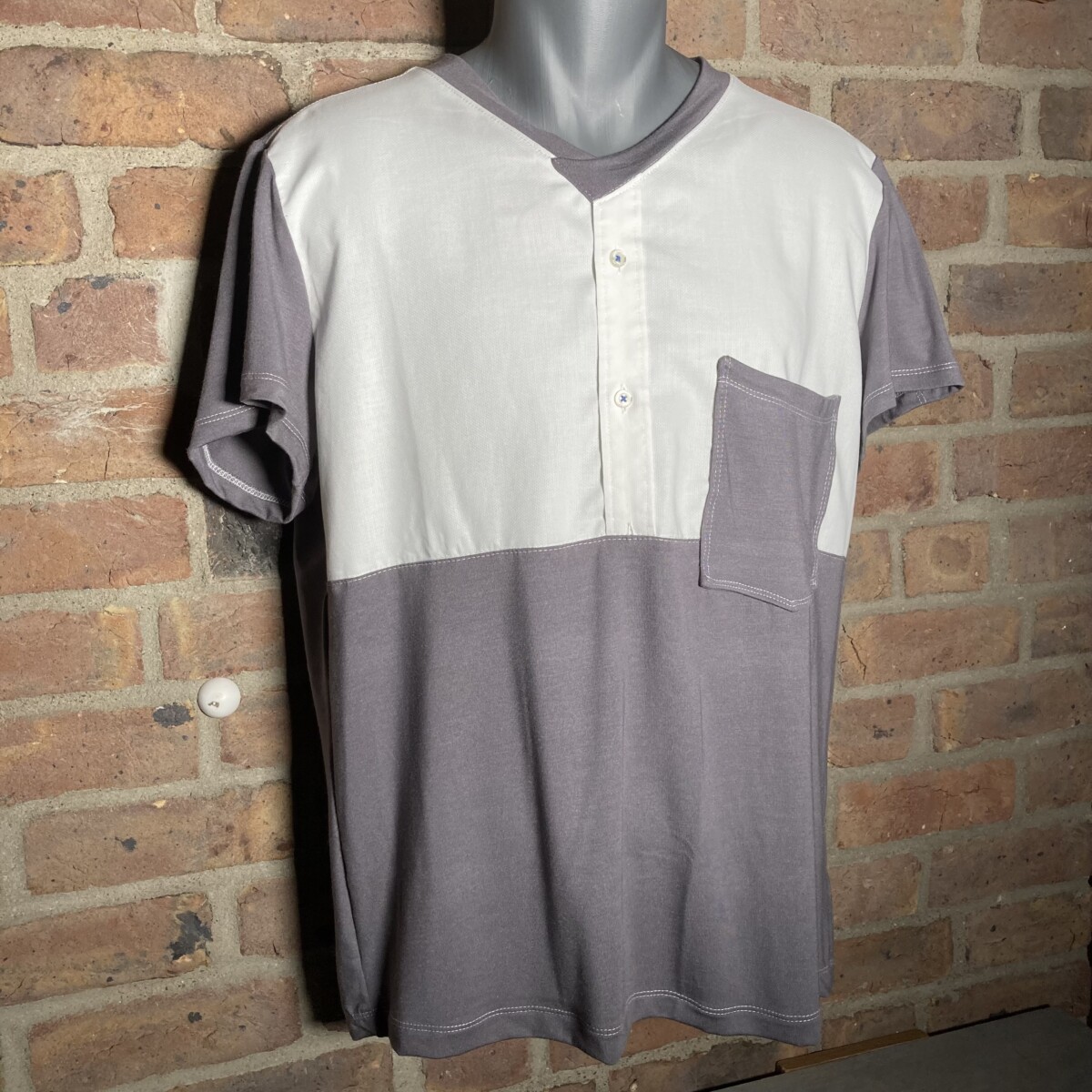 Upcycling T-Shirt aus Tencel und Oberhemd grau/ weiß