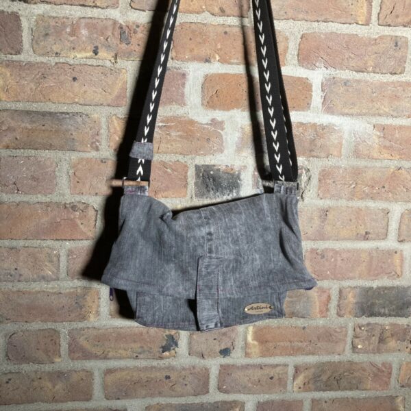Upcycling Umhängetasche M5