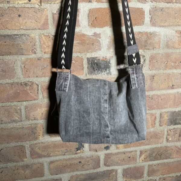 Upcycling Umhängetasche M5 – Bild 5