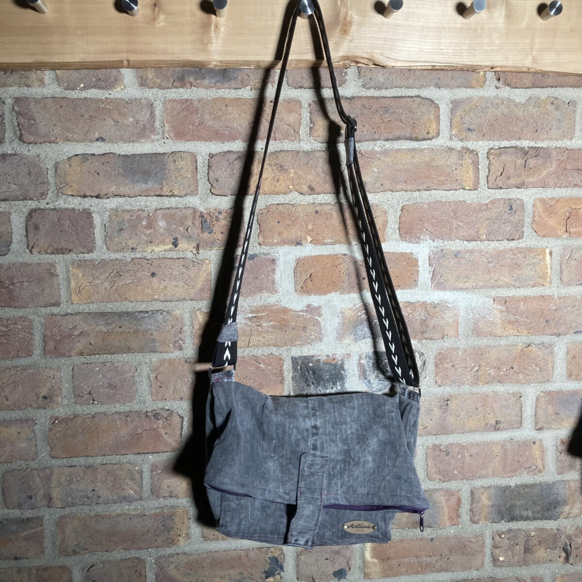 Upcycling Umhängetasche M5