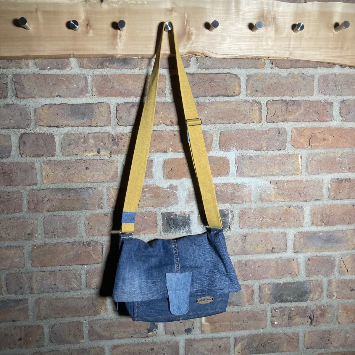 Upcycling Umhängetasche M5.1