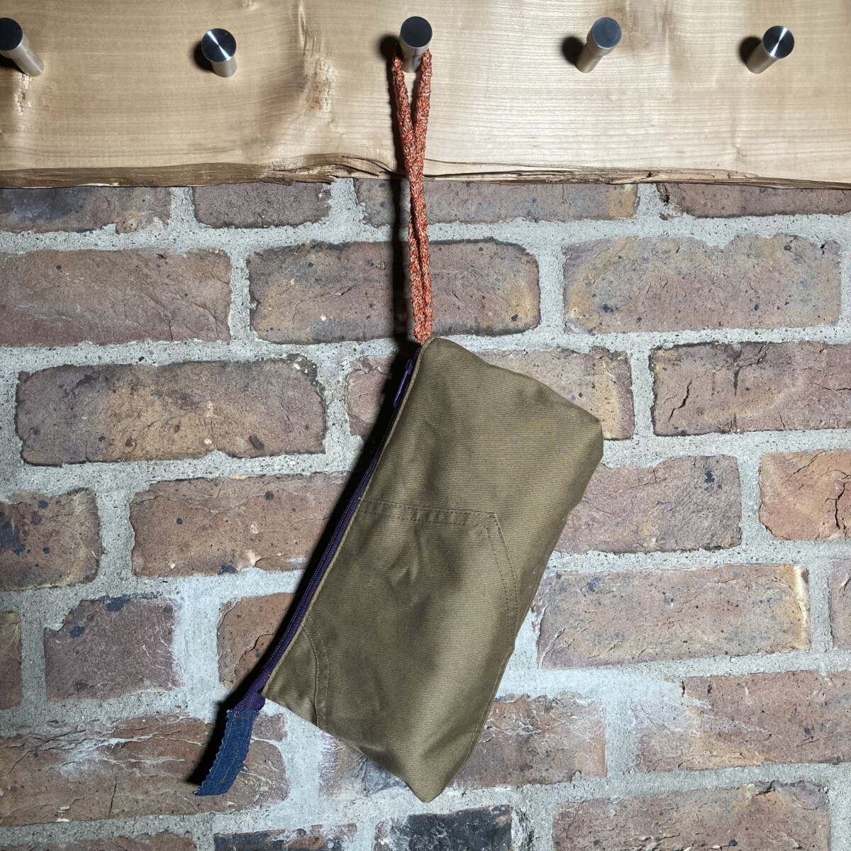 Upcycling Utensilientasche mit Oliv