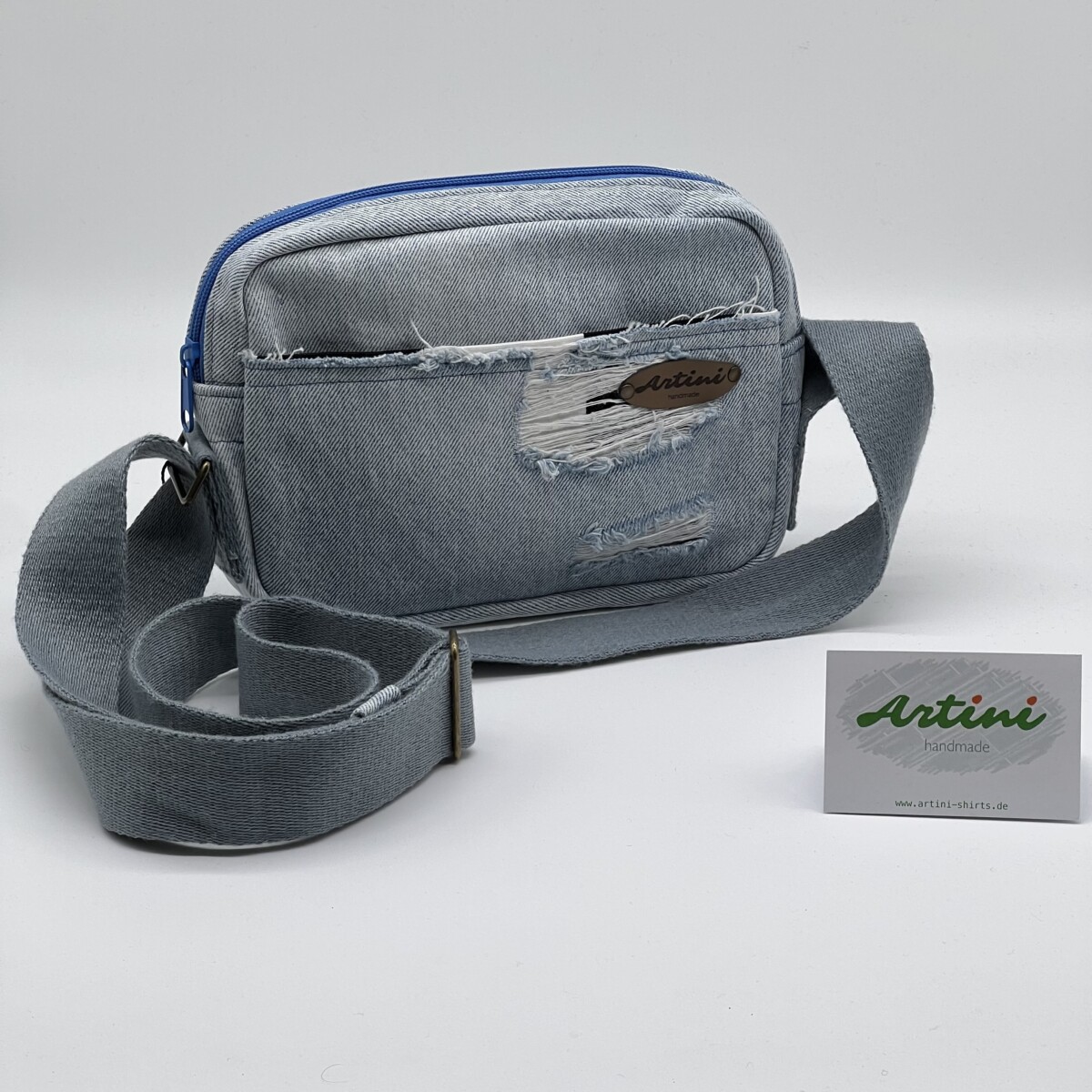 Upcycling Umhängetasche M4