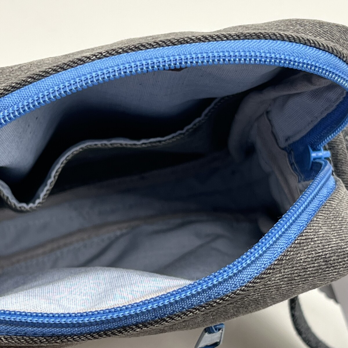 Upcycling Umhängetasche M3.6 – Bild 3