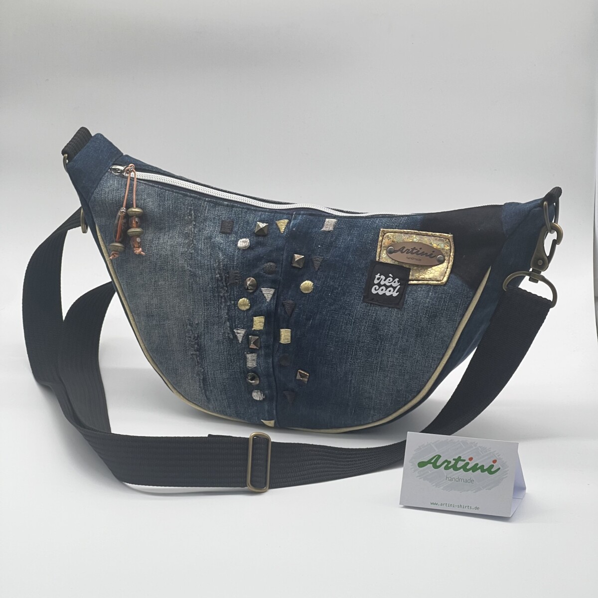 Upcycling Umhängetasche Moonbag M Jeans/ gold
