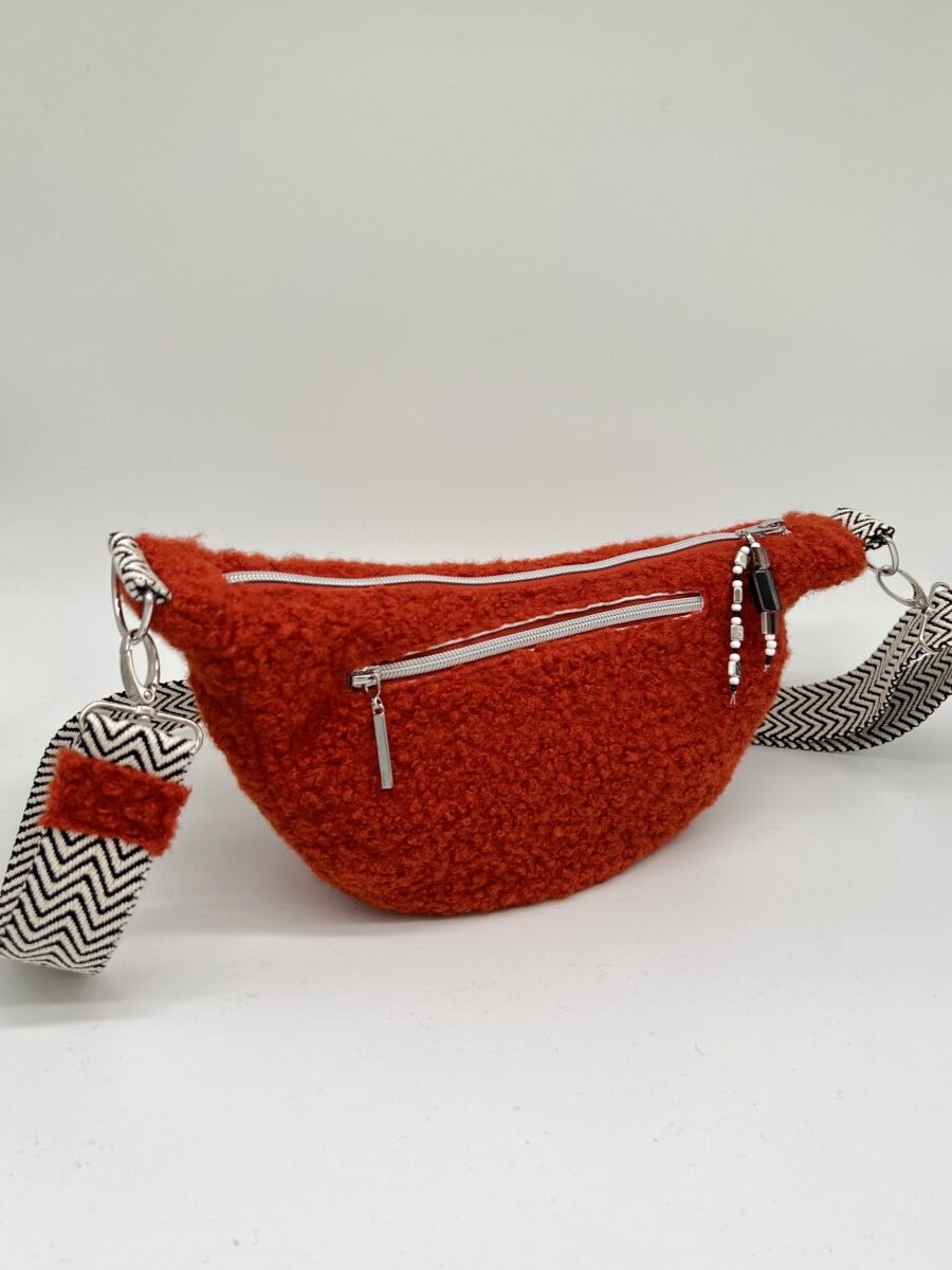 Upcycling Umhängetasche Moonbag Mini rot