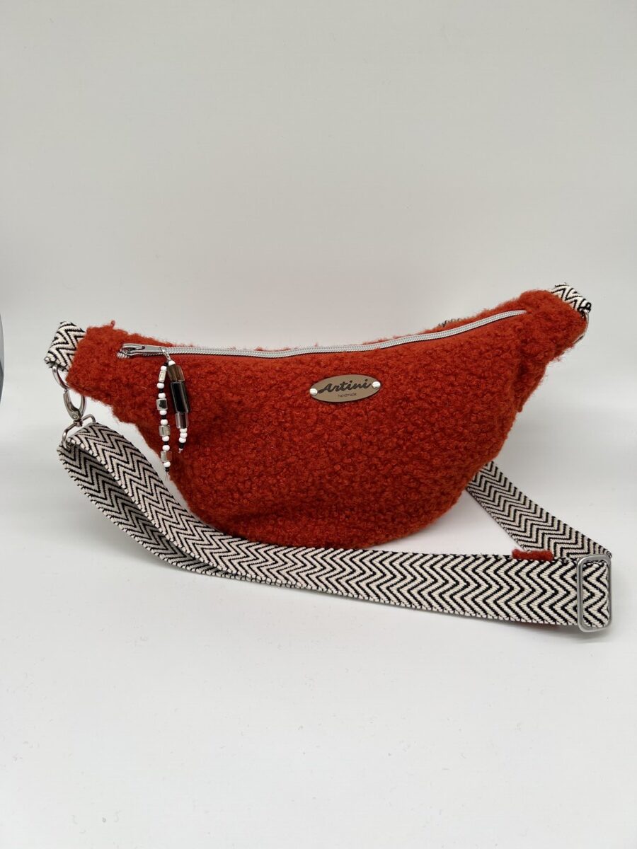 Upcycling Umhängetasche Moonbag Mini rot