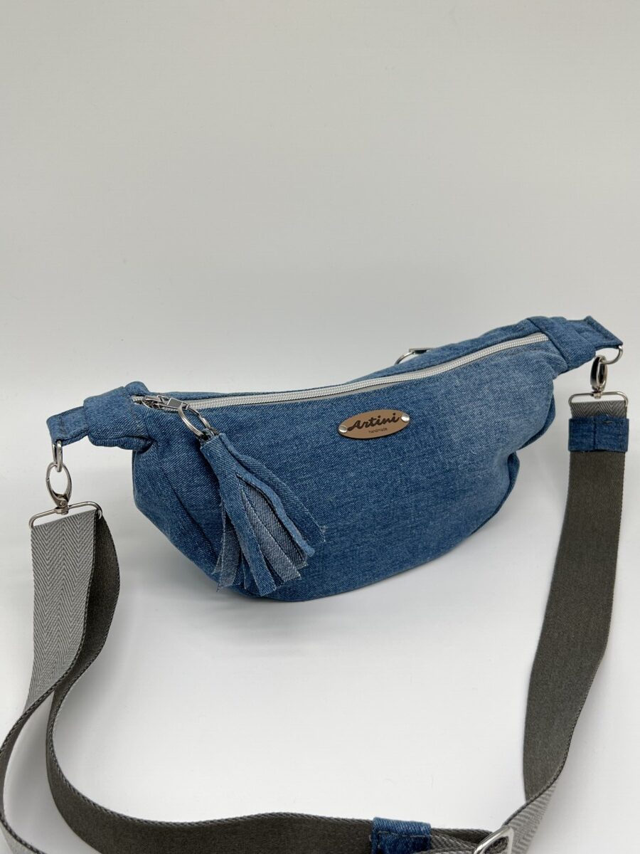 Upcycling Umhängetasche Moonbag Mini Jeans blau