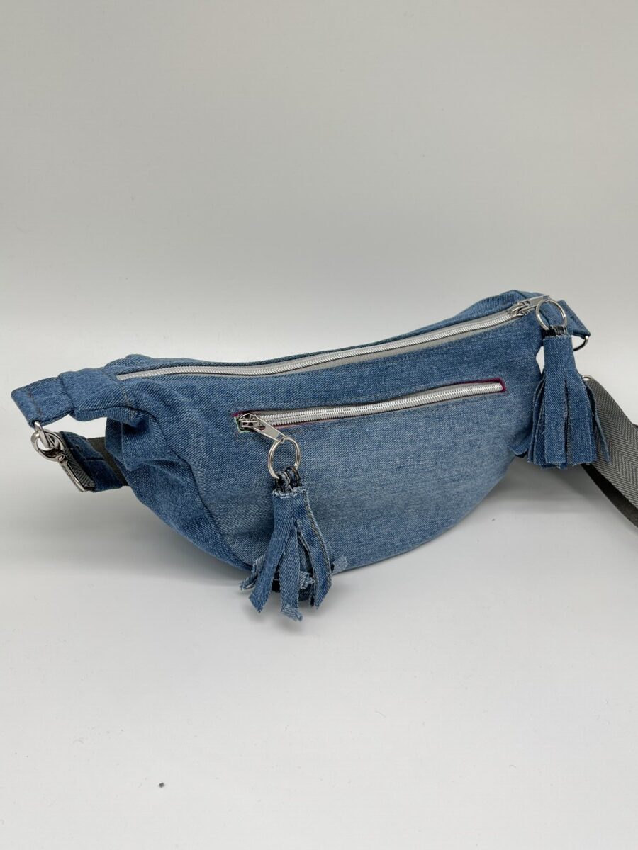 Upcycling Umhängetasche Moonbag Mini Jeans blau